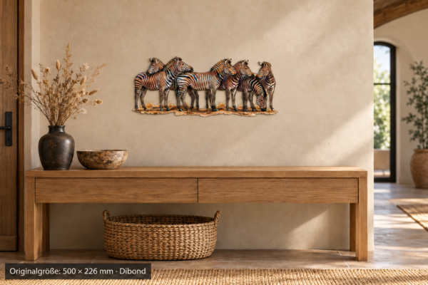 Zebra Konturschild, 500 × 226 mm, Dibond, Raumansicht